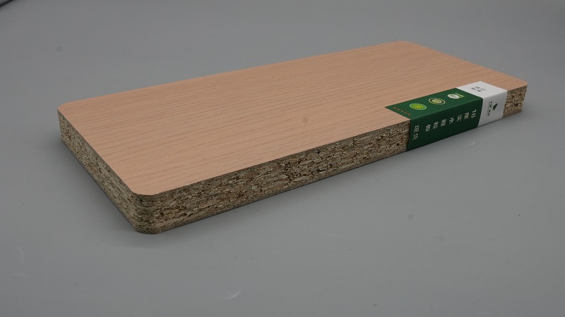 实木平顶山颗粒板的定义与构成